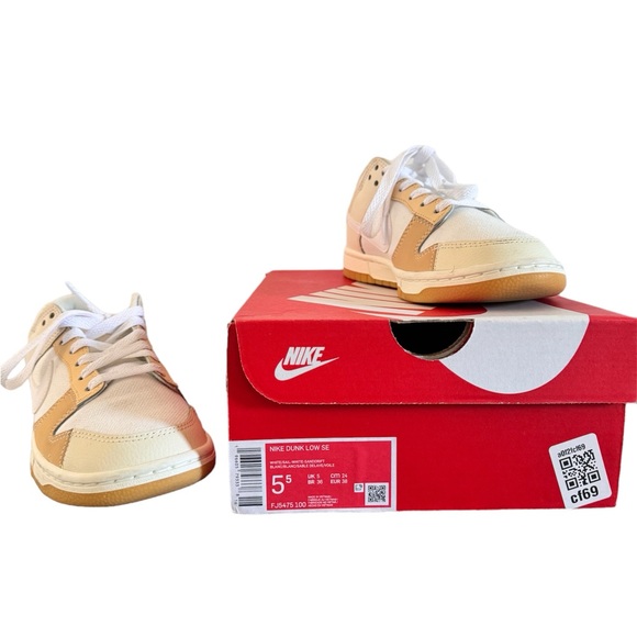 EUC Nike Dunk Low SE “If Lost Return To” Dunks - 5.5 M / 7.5 W - with Box - Picture 4 of 13